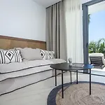 Vanik Hotel *