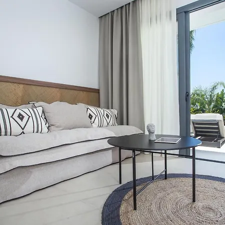Vanik Hotel *